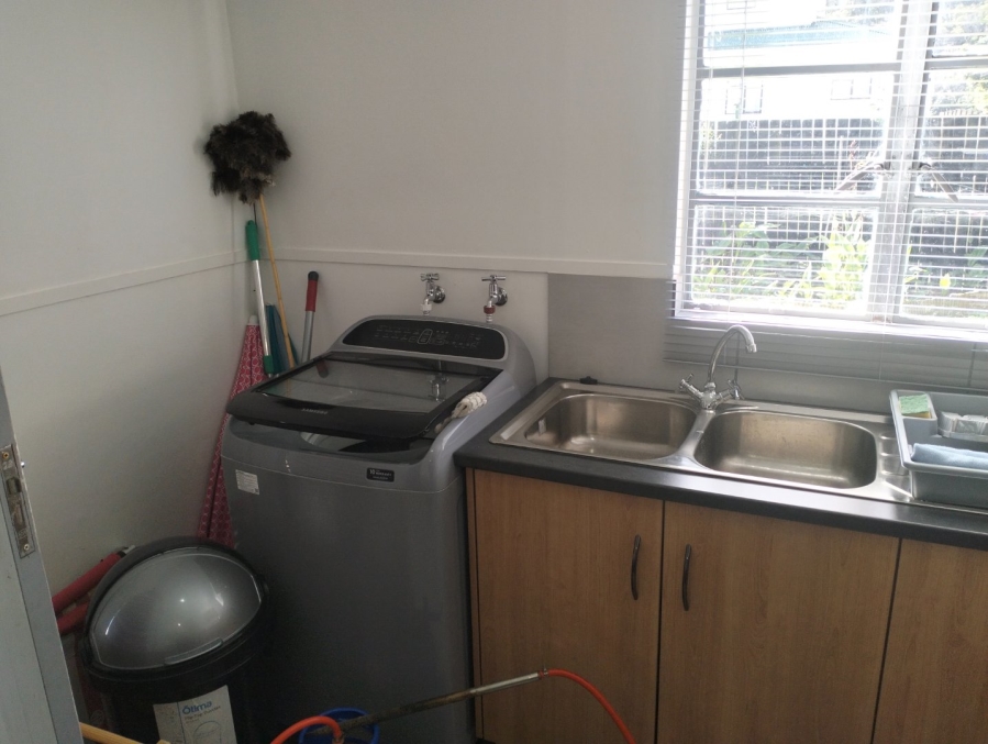 To Let 3 Bedroom Property for Rent in Die Eiland Western Cape